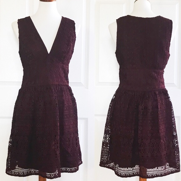 Abercrombie & Fitch Dresses & Skirts - Abercrombie & Fitch burgundy lace dress